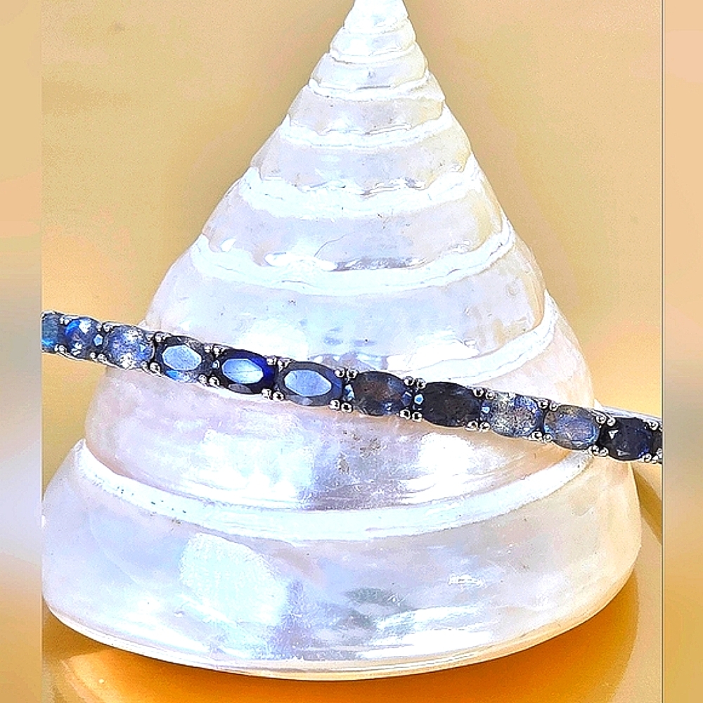 925 Sterling Silver Bangle with Natural Labradorite 5x4mm